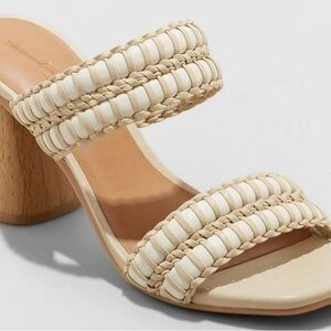 Target Universal Thread heels, Size 9, White and Light Tan/Beige